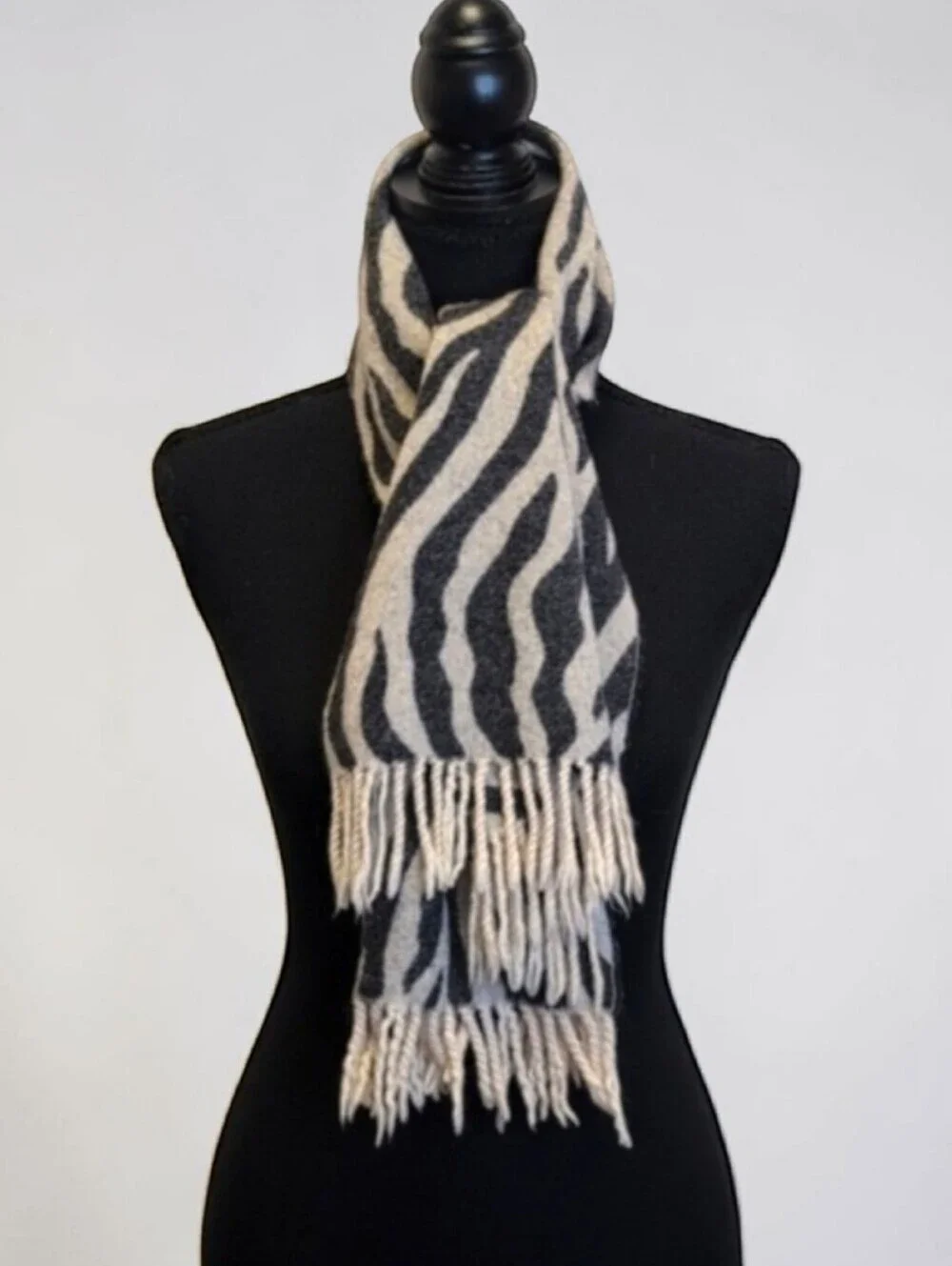 Cecchi E Cecchi 100% Wool Zebra Animal Print Cozy Scarf
